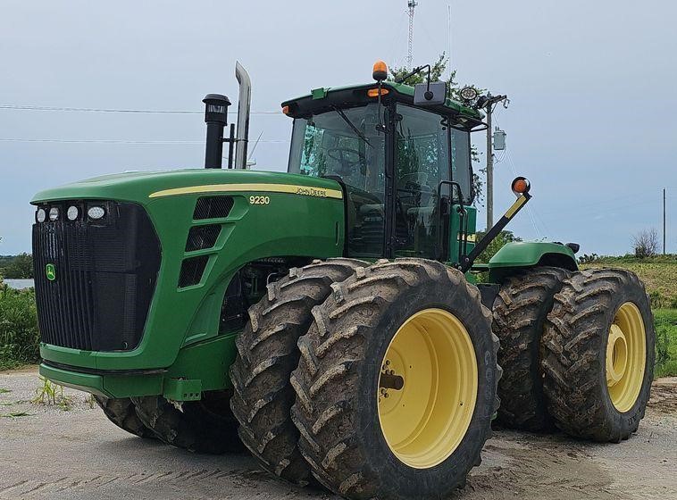 2009 John Deere 9230