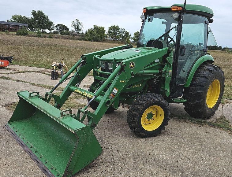 2015 John Deere 4066R
