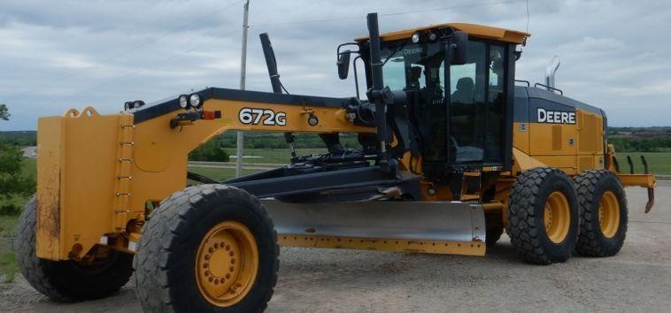 2015 John Deere 672G